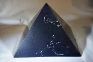 Shungite Pyramid Grade 2/3 (Size 12cm) (No.210)