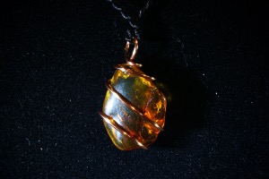 Amber Hand Wired Pendant (No.744)