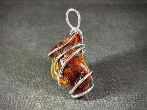 Hand Wired Amber Pendant (REF:AHWP52)