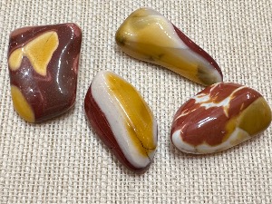 Mookaite - 10 to 16g Tumbled Stone (Selected)