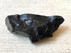 Whitby Jet, from Whitby, Yorkshire, UK (Ref 1RJ0422.11.2)