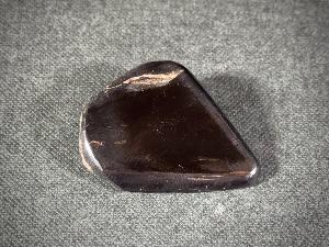 Whitby Jet, from Whitby, East Yorkshire, UK (REF:WJET6)
