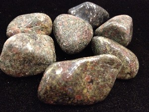 Eclogite - Tumbled Stone 