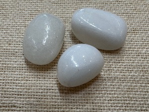 Jade - White - 10g to 15g Tumbled Stone (Selected)