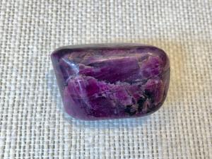 Ruby - Polished Boxed Stone (Ref TB125-41) 
