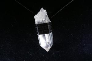 Quartz Hand Tied Pendant (REF:NC22Q)