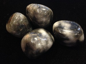 Quartz - Black & White - Tumbled Stone