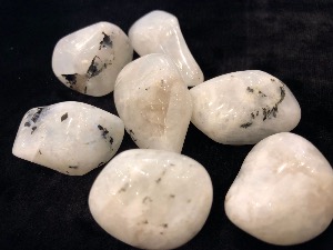 Moonstone - Rainbow - 3 to 4cm Tumbled Stone (White Labradorite) (Selected)