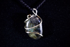 Hand Wired Polished Labradorite (REF:HWPL9)