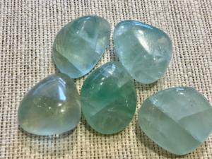 Fluorite - Green "Fluorescent" 10g to 20gTumbled Stone (Selected)