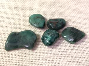 Emerald - 2 to 2.5cm Tumbled Stone (Selected)       