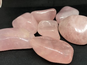 Rose Quartz - Brazilian - Pink/White Crystal - 4 to 5 cm, 30 to 66g - Tumbled Stone