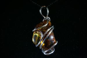 Hand Wired Amber Pendant (REF:AHWP52)