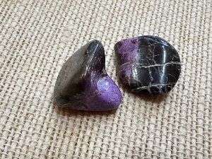 Atlantisite  - Serpentine and Stichtite - Up to 4g Tumbled stone (Selected)
