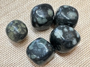 Lakelandite - England - 8g to 16g Tumbled Stone (selected)