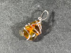 Hand Wired Pendant Amber with Insect, Baltic (REF:AMB7)