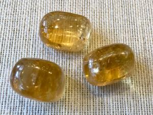 Calcite - Honey - 20g to 30g Tumbled stone (Selected)