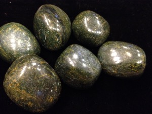 Verdite - Tumbled Stone (Selected)