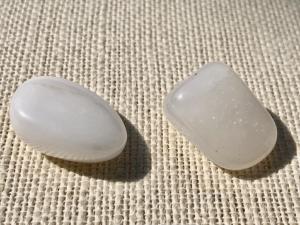 Onyx - White Onyx 10g to 12g Tumbled Stone (Selected)