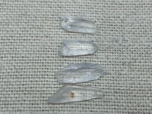 Quartz, Points 2-3g each, Pack weight 5-6g Quartz Points (ref pack 4)