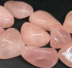 Rose Quartz - Brazilian - 3 to 4 cm, Weight  14g to 25g Tumble Stone