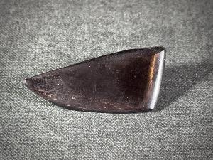 Whitby Jet, from Whitby, East Yorkshire, UK (REF:WJET8)