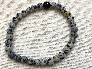 Dalmatian Jasper 6mm bead, with single Onyx bead, 19cm Elasticated Bracelet (ref SHMB2246)