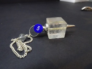 Quartz Cube Pendulum