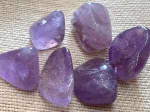 Amethyst - Light colour - 6g to 14g Tumbled Stone (Selected)