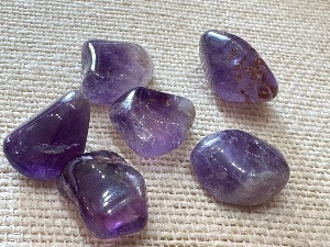 Amethyst - Meduim colour - 2 - 4g Tumbled Stone (Selected)