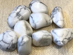 Howlite - 10g to 19g White Tumbled Stone  (Selected)