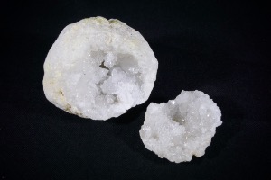  Quartz Small Geode from Morocco (No.344)