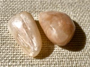 Stilbite - Pink - 5g to 10g Tumbled Stone (Selected)