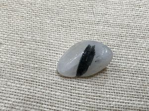 Quartz - with Black Tourmaline, Weight 7g Tumble Stone (Tourmalinated)  (Ref IND13)