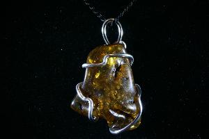 Hand Wired Amber Pendant (REF:AHWP55)