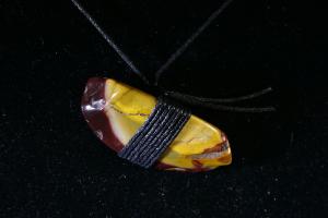 Mookaite Hand Tied Pendant (REF:NC26M)