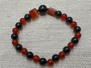 Shungite, Carnelian & Red Agate 18cm Elasticated Bracelet (ref SHMB2496)