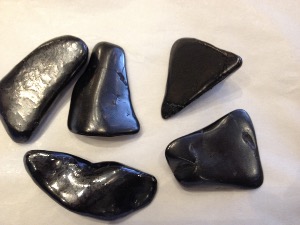Shungite - 2 to 3 cm Tumbled Stone - Weight 15g to 20g