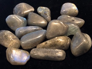 Labradorite - 2.5 to 4cm Tumbled Stone