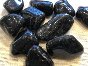 Onyx - Black - 3 to 4.5cm, Weight 20g to 30g Tumbled Stone (Selected)